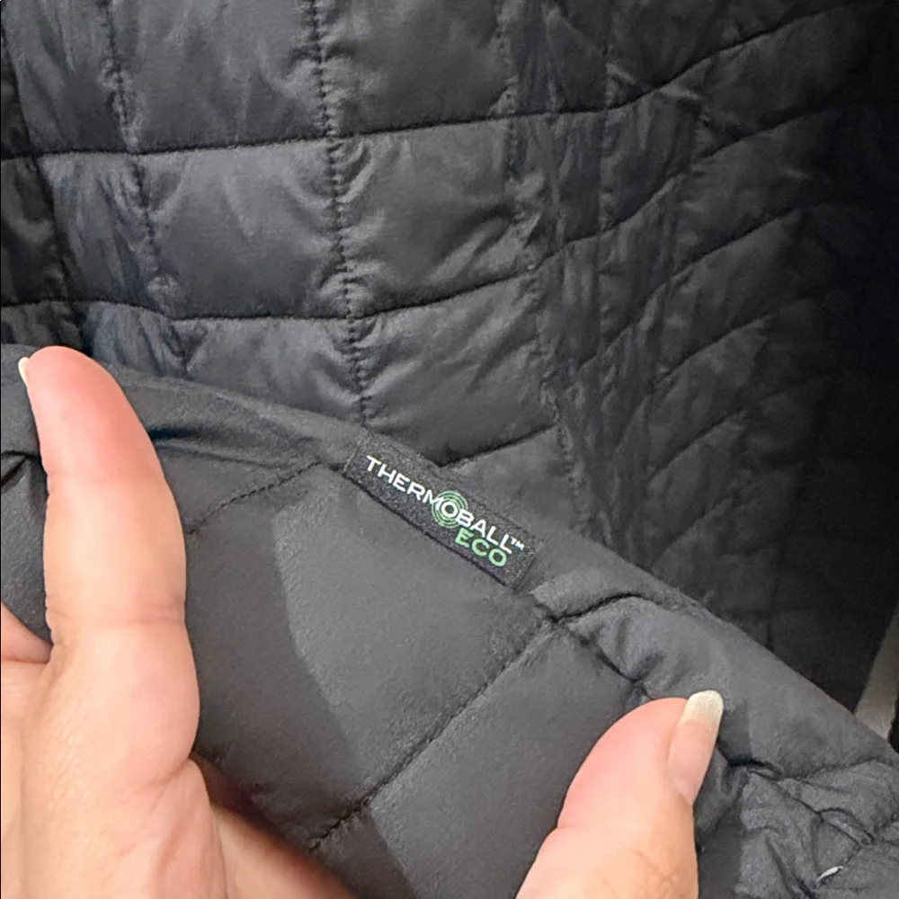 The north face black jacket men’s XXL Thermoball eco